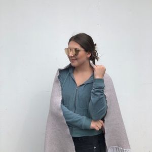 Meet your Posher, Vicky